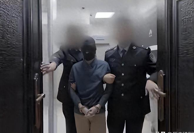 阅兵结束1天！又曝光6间谍带1448份涉密文件出逃个个不容原
